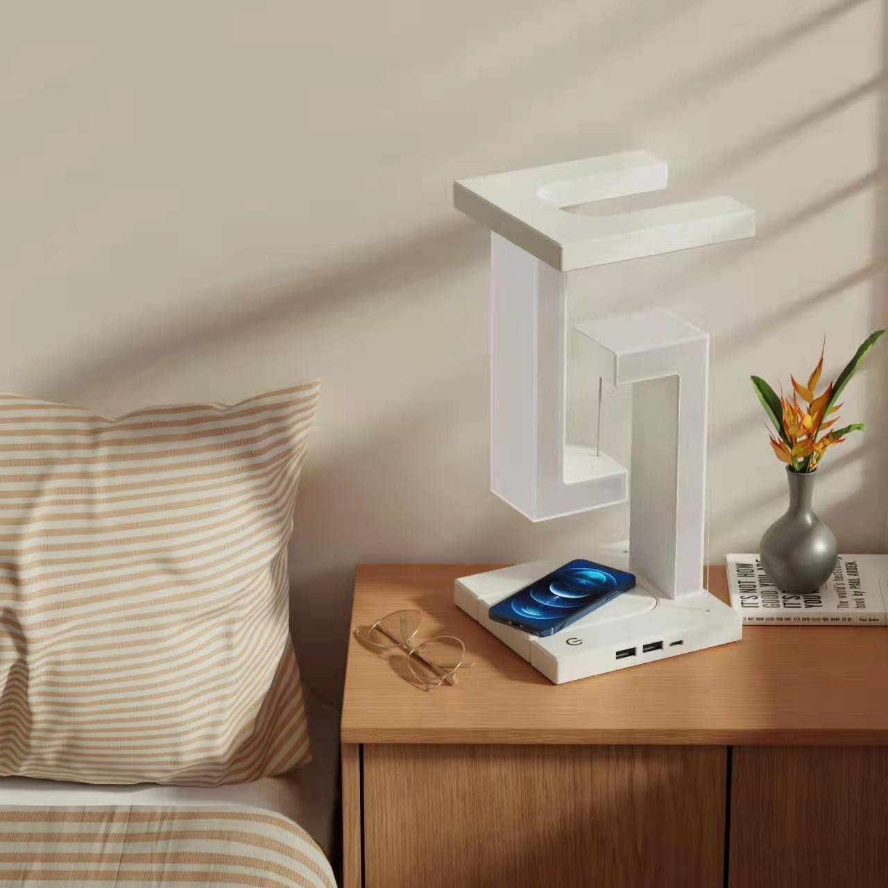 Creative Wireless Charging Smartphone Hanging Table Lamp Floating Balance Lamp for Bedroom